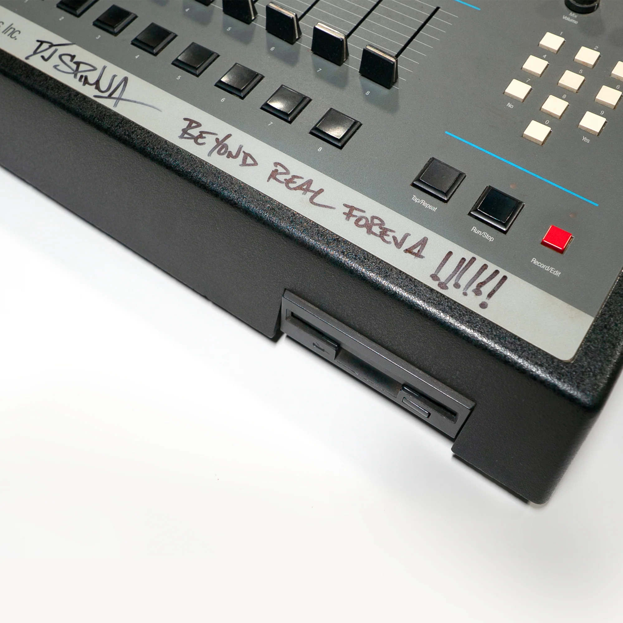 Signed E-mu SP-1200 view 4
